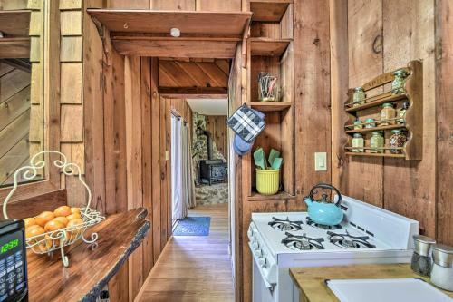 Apartamento Inviting Dtwn Apt Fire Table, Mins To Beach!