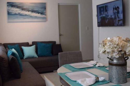 3 Rooms, 2 Bath Apartment For 6