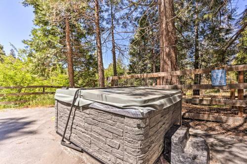 Spacious Lake Arrowhead Cabin With Jacuzzi Spa!