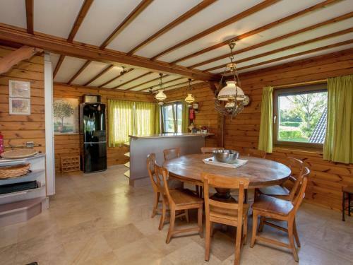 Vintage Villa With Private Garden In Rendeux