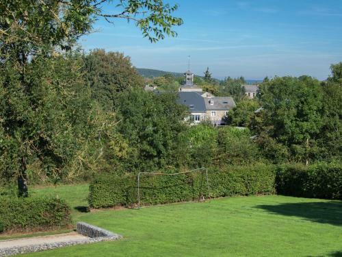 Vintage Villa With Private Garden In Rendeux
