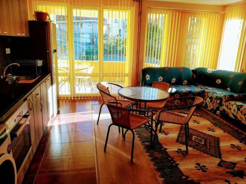 Apartamento Yellow House - Floor