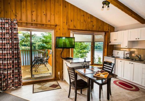 Chalets Lac � La Truite