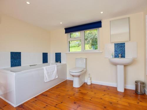 Pass The Keys Wonderful 3-bed Home With Breathtaking Views