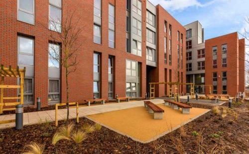 Zeni Apartments 5 Bed Apartment In Birmingham