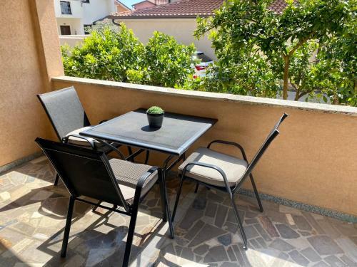 Apartment Mirna