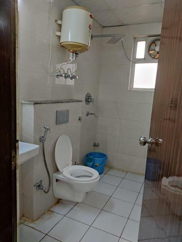 Singh Premium Apartments Near Medanta Medicity