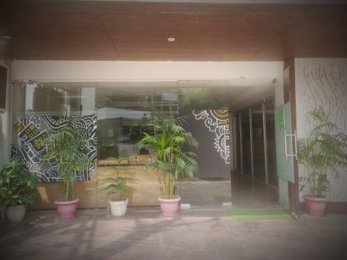 Singh Premium Apartments Near Medanta Medicity
