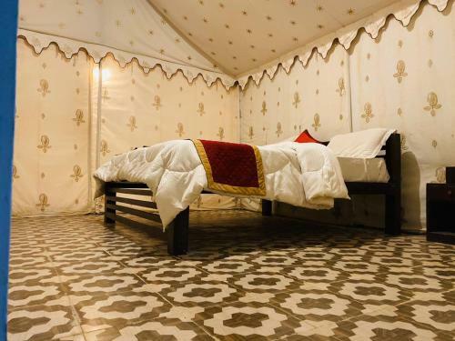 Hostal Laughing Buddha Guesthouse And Safari