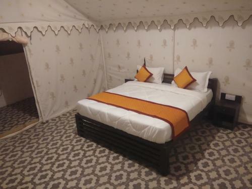 Hostal Laughing Buddha Guesthouse And Safari