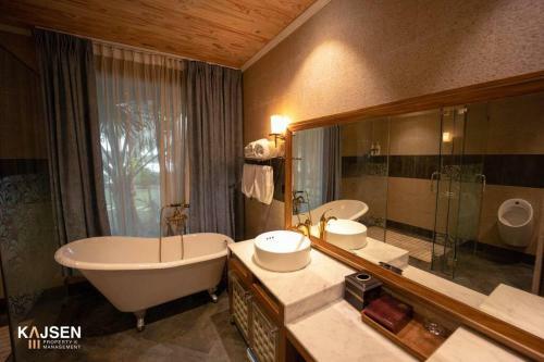 4 Bedrooms Luxury Riverside Villa Overwatch The Sunset