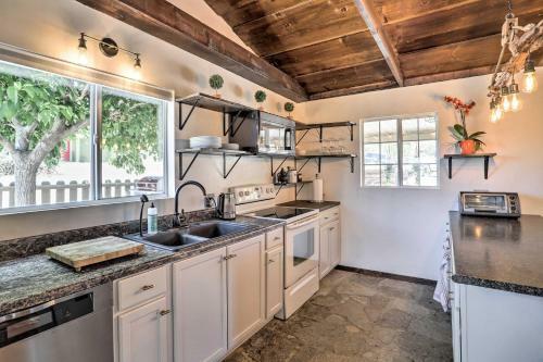 Lovely Morongo Valley Homestead With Mtn Views