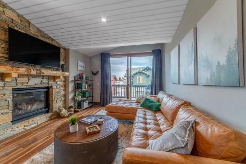#558 Rustic Luxe Fully Renovated 3br, 3ba, 1-car Garage