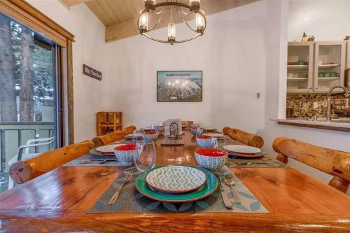 #487 - Newly Remodeled Mammoth Condo - Spa & Pool