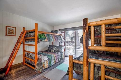 #487 - Newly Remodeled Mammoth Condo - Spa & Pool