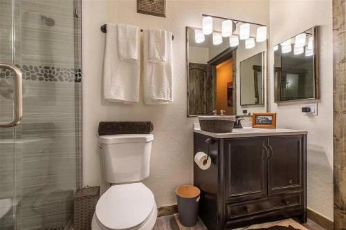 #487 - Newly Remodeled Mammoth Condo - Spa & Pool