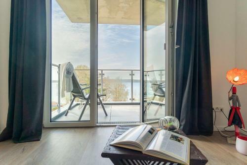 Apartamento Haus-seeblick-in-bosau-wohnung-3