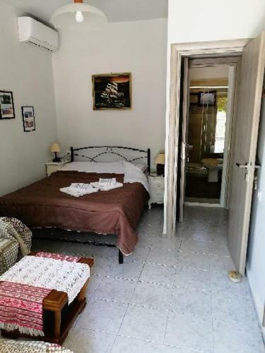Hostal Roppas Studios Nostos