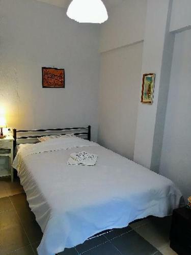 Hostal Roppas Studios Nostos