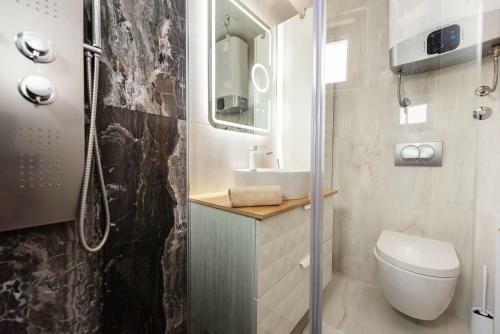 Holiday Home Decorus