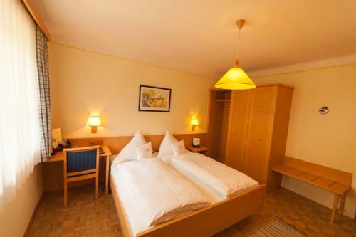 Hostal Hotel Garni Sallerhof