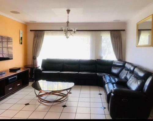 Helderkruin 4 Bedroom Home