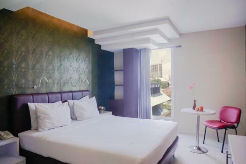 Empress Hotel Makassar City Center By Life