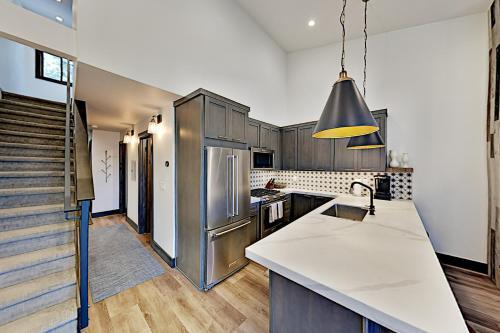 Ski-in, Ski-out Designer Condo