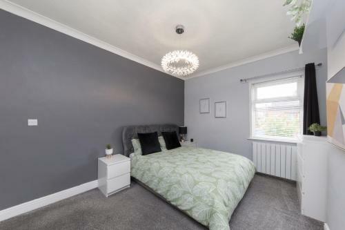 Churnet Valley Townhouse - Modern Cheadle House