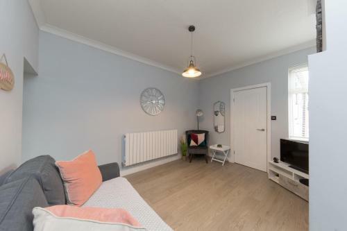Churnet Valley Townhouse - Modern Cheadle House