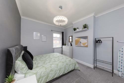 Churnet Valley Townhouse - Modern Cheadle House