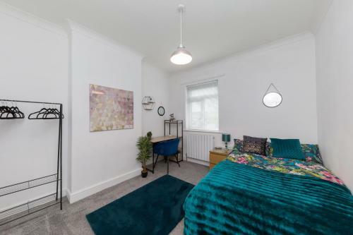Churnet Valley Townhouse - Modern Cheadle House