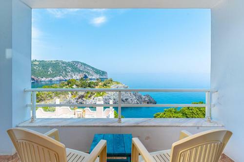 Hostal The Life Suites