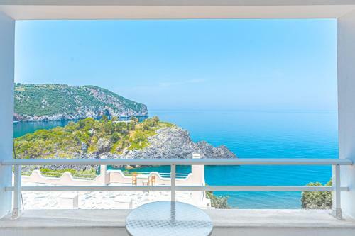 Hostal The Life Suites