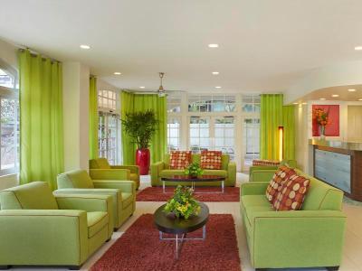 Coconut Waikiki Hotel, A Joie de Vivre