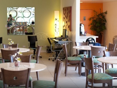Coconut Waikiki Hotel, A Joie de Vivre