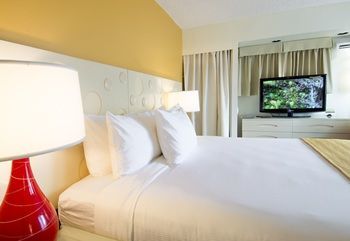 Coconut Waikiki Hotel, A Joie de Vivre