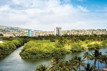 Coconut Waikiki Hotel, A Joie de Vivre