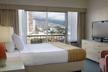 Coconut Waikiki Hotel, A Joie de Vivre