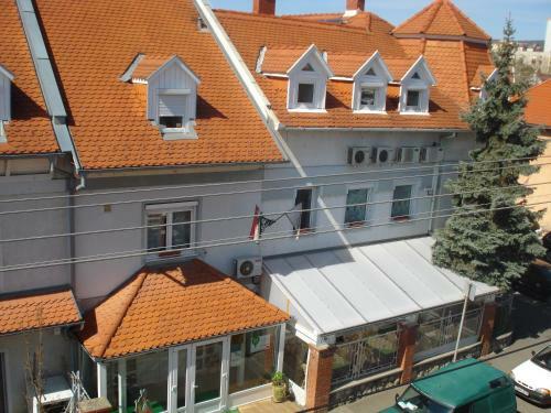 Hotel Szent Gy�rgy Fogad�