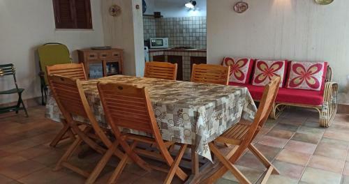Villa Indipendente Con Patio Giardino E Parcheggio