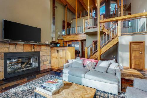 Grand Golf Course Chalet