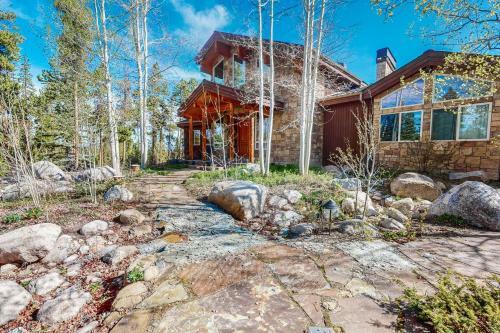Grand Golf Course Chalet