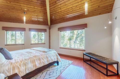 Grand Golf Course Chalet