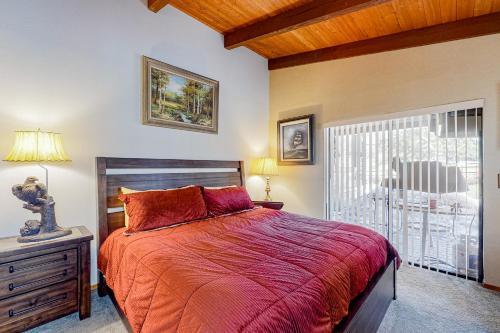 Eagle Pines Lodge