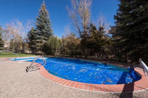 #1003 - Mountain View Condo, Walk To Ski Resort