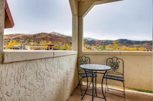 #1003 - Mountain View Condo, Walk To Ski Resort
