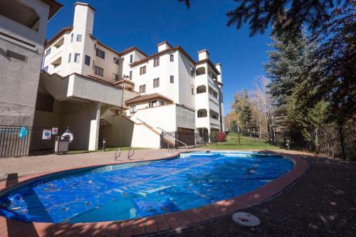 #1003 - Mountain View Condo, Walk To Ski Resort