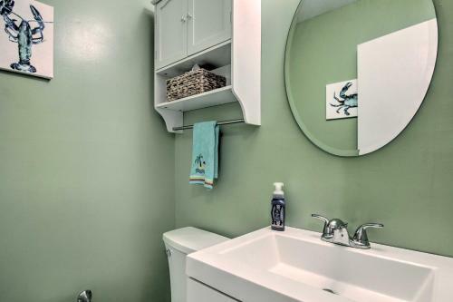 Family Townhome With Pool Access 1 Mi To Beach