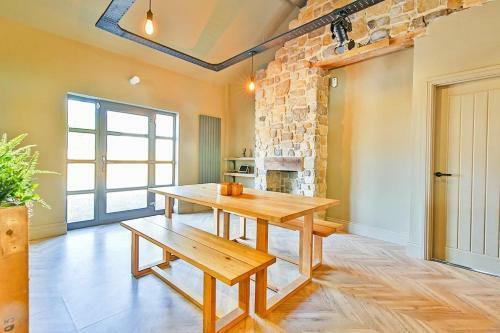 Dunromin Cottage, Hot Tub & Garden